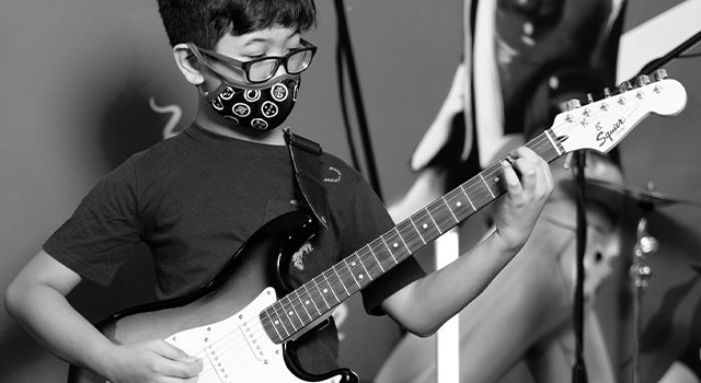 School of Rock supera a la pandemia de 2020 con ofertas virtuales, acceso a estrellas del rock, expansión internacional y conexión global a través de la música